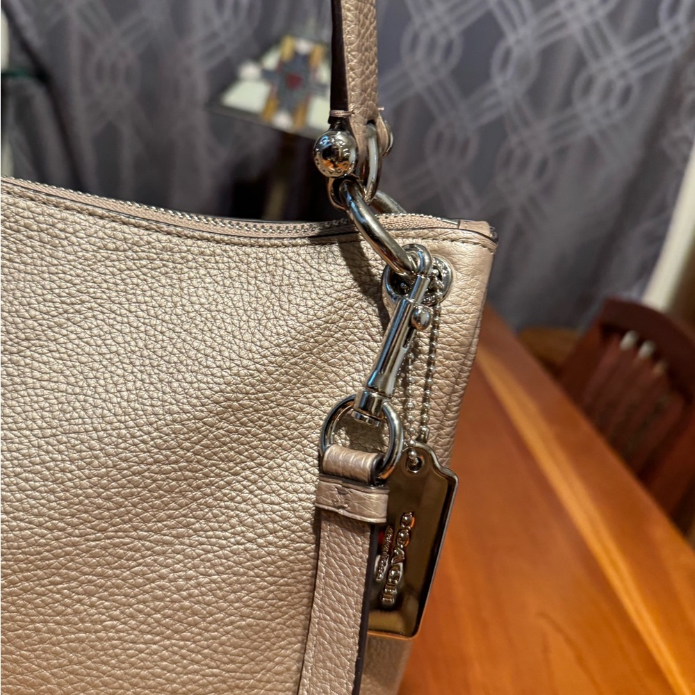 Coach gold leather handbag - Picture 3 of 16